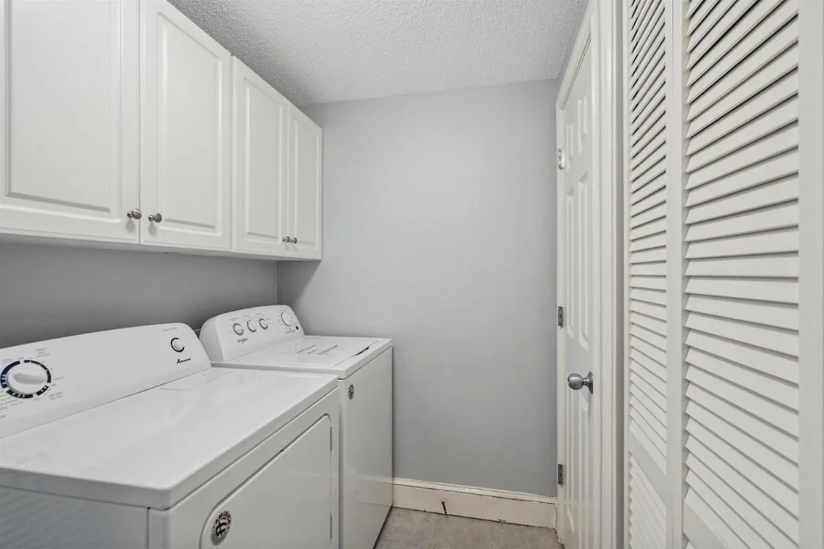Majestic Condo- Tower 2 #206 3 Bedroom 3 Ba Low Floor! Panama City Beach 0*,  Amerikai Egyesült Államok