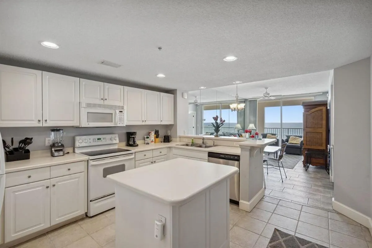 Majestic Condo- Tower 2 #206 3 Bedroom 3 Ba Low Floor! Panama City Beach