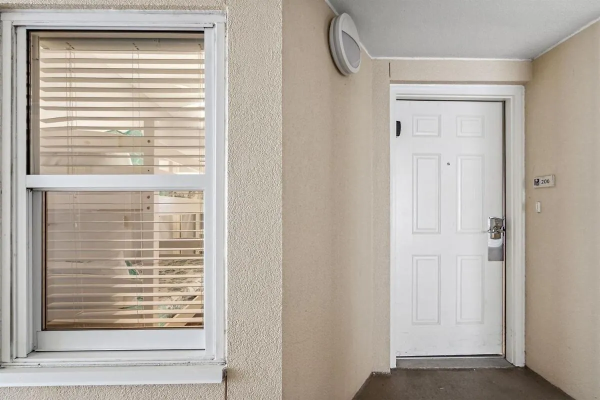 Majestic Condo- Tower 2 #206 3 Bedroom 3 Ba Low Floor! Panama City Beach Apartman