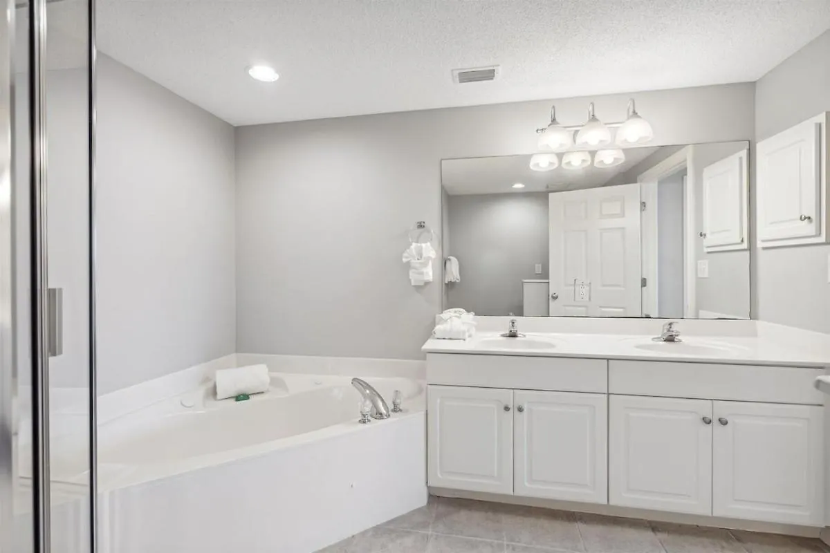 Majestic Condo- Tower 2 #206 3 Bedroom 3 Ba Low Floor! Panama City Beach USA
